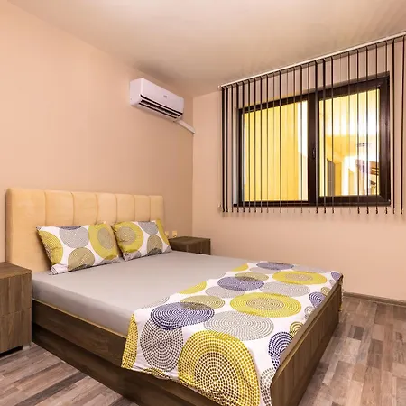 아파트 Modern And Cozy 1bd In The Centre Of By Flat Mаnager 플로브디프